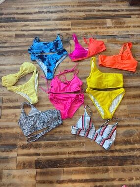 4 Bikini Sets & 4 Bikini Tops size small